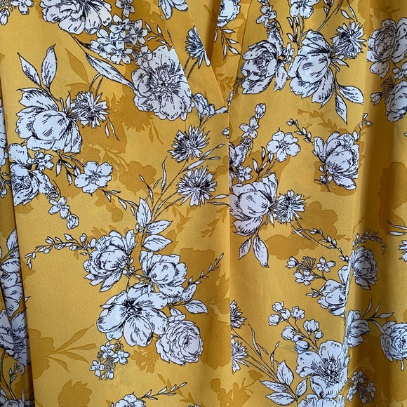 Floral & Ivy Blouse - Picture 3 of 5